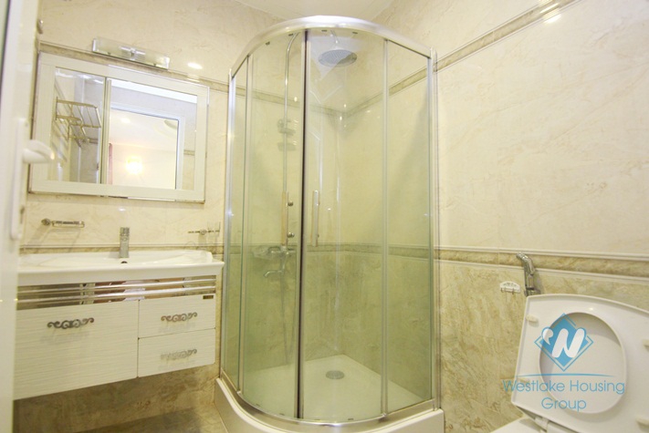 One bedroom apartment for rent in Ba Dinh, near Truc bach and West lake